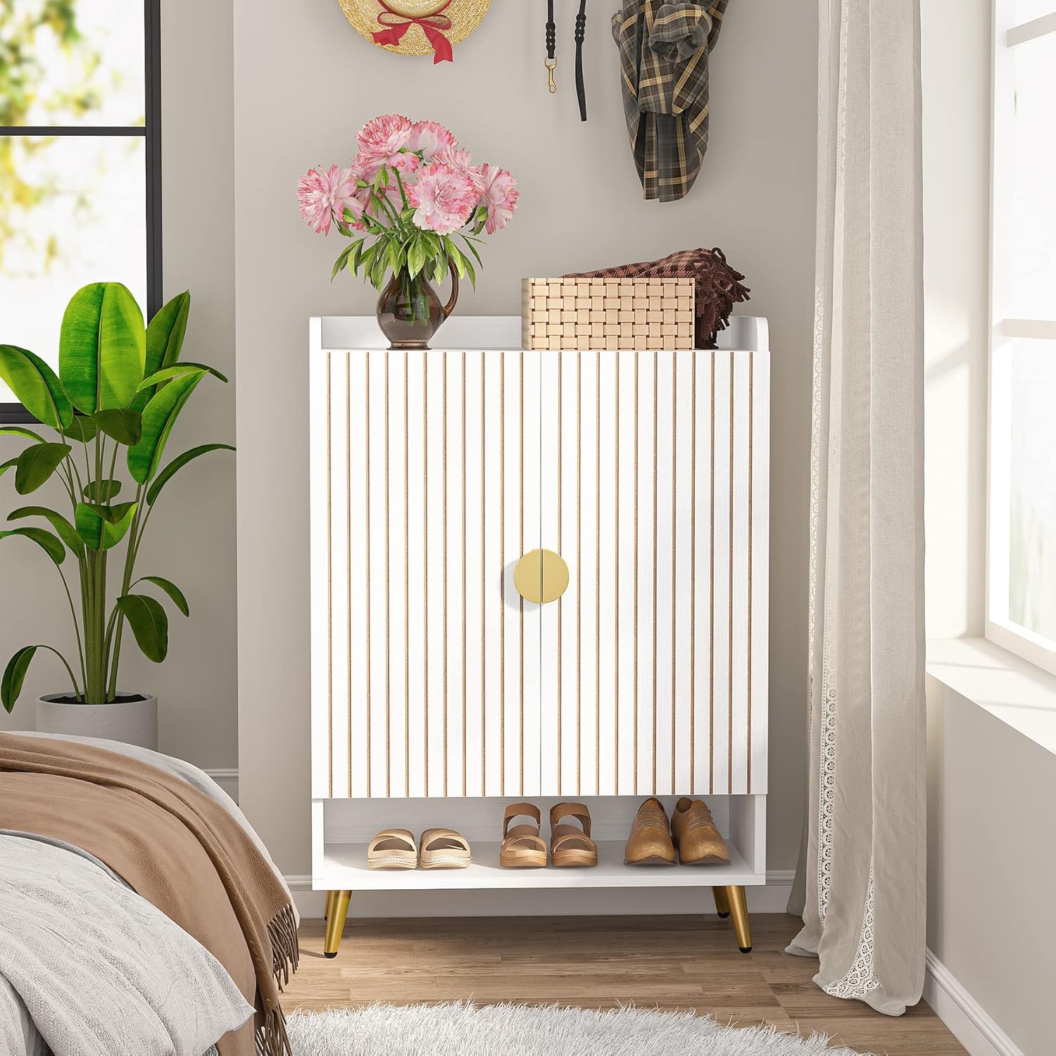 110 cm Schoenenkast, Witte Opbergmeubel met Zeven Planken en Gouden Frame