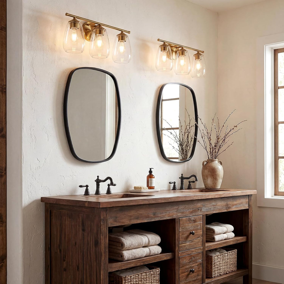 3-lichts Gouden Wandlamp met E27 Fitting, Moderne Spiegelverlichting met Glazen Kappen voor Badkamer en Hal